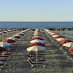 Elena Hotel 2*