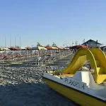 Hotel Elena 2*