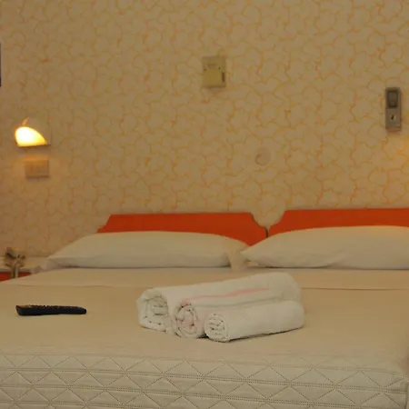 Otel Elena 2*