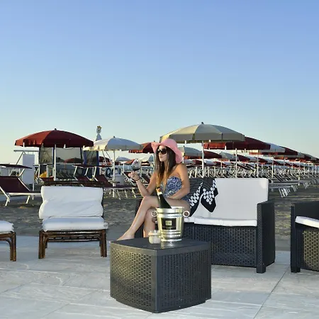 Hotell Elena 2*